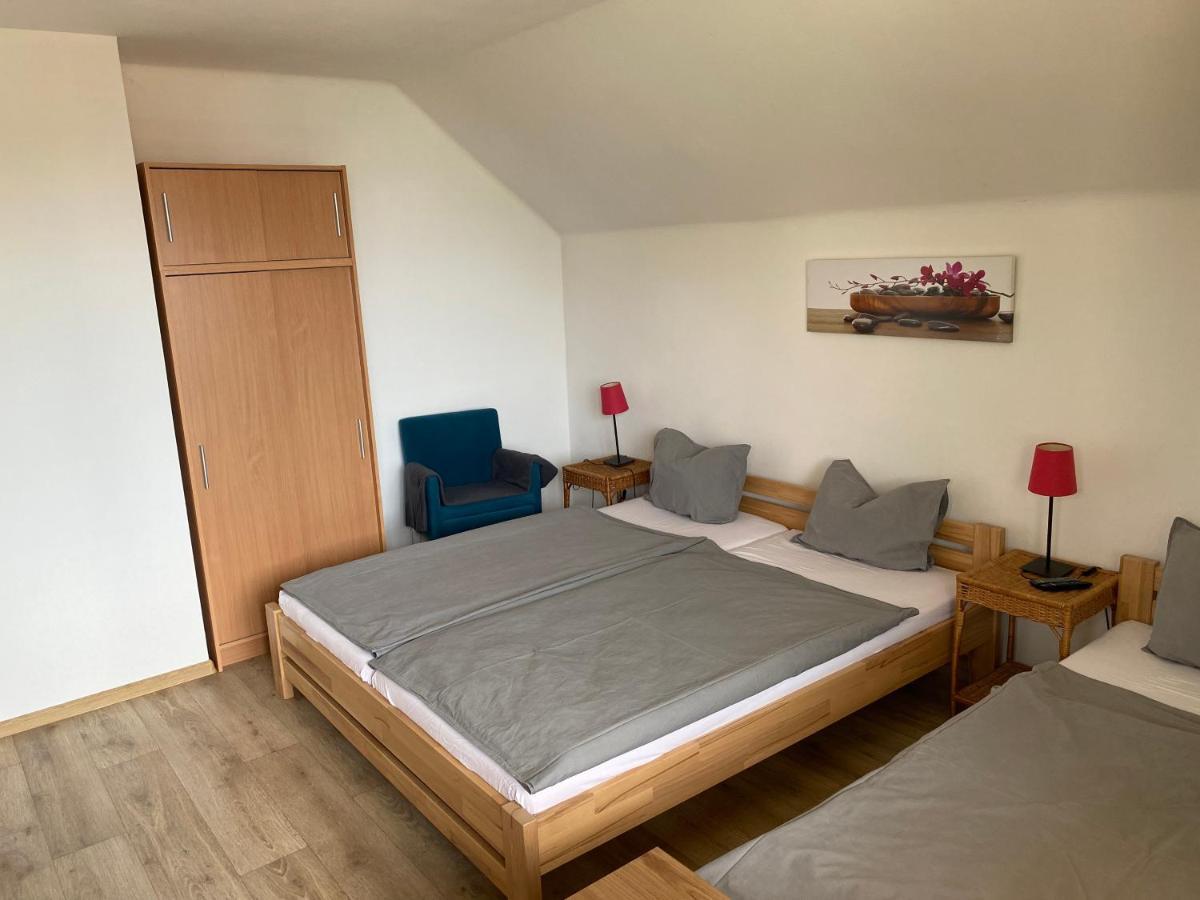 U Kloucku V Potvorove Apartment *